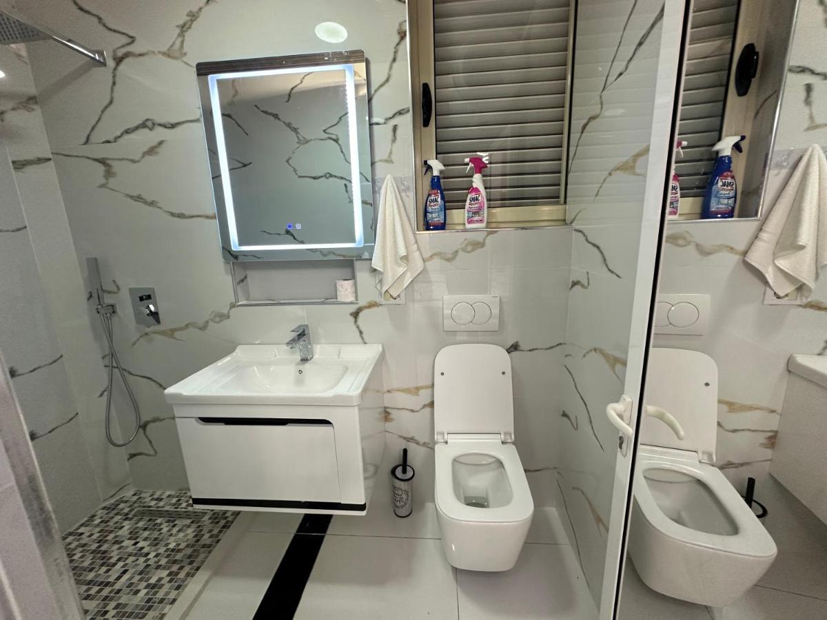 Esto'S Apartament Near Tirana Airport 1 - Self Checkin -Netflix - Free Parking Valjiosi Exterior foto