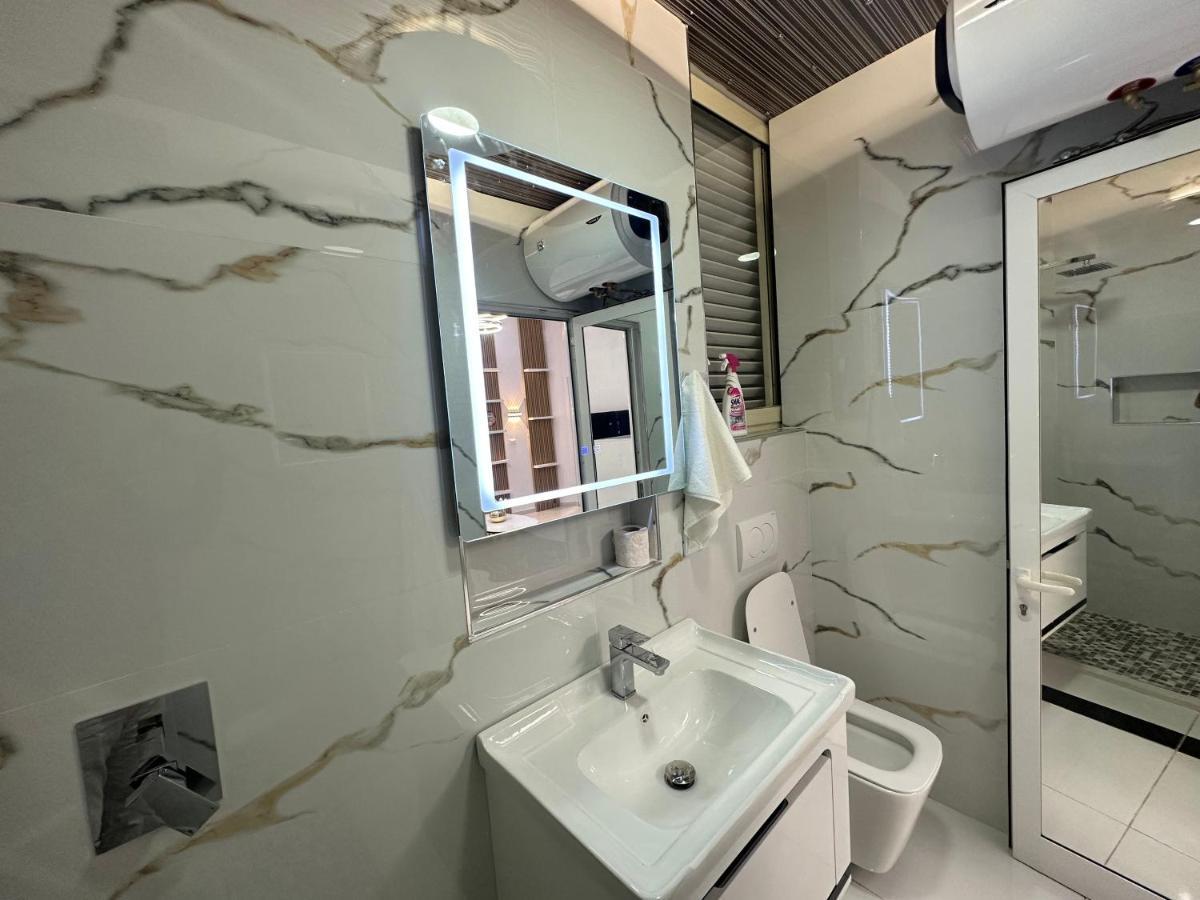 Esto'S Apartament Near Tirana Airport 1 - Self Checkin -Netflix - Free Parking Valjiosi Exterior foto